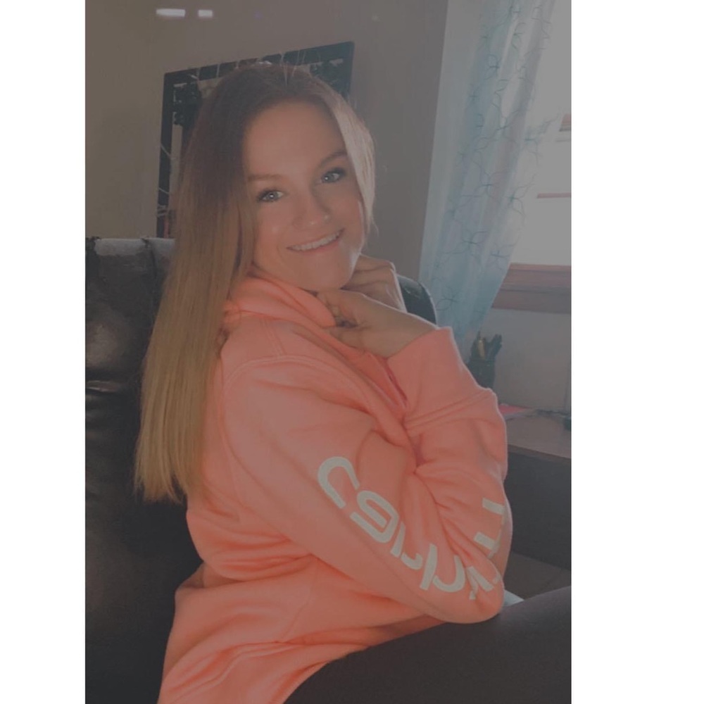 Meet your Posher, Crystal